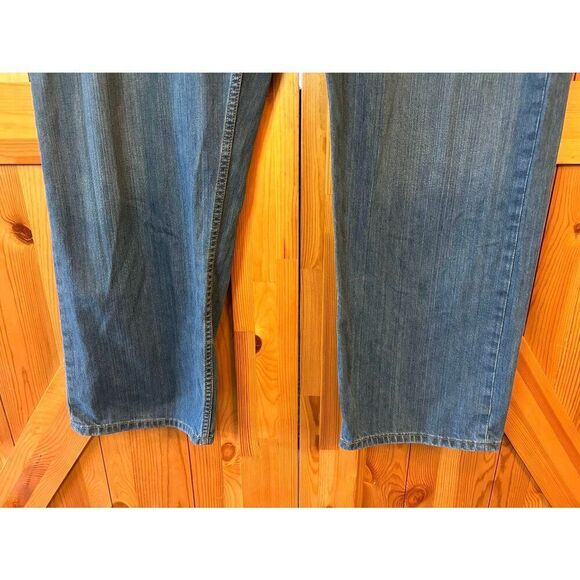 LEVI STRAUSS 559 Mens Relaxed Fit Medium Wash Jeans Size 46x30 (5103) - Picture 3 of 12